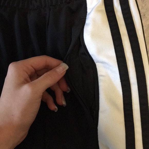 Adidas rip off sweats - Picture 3 of 5